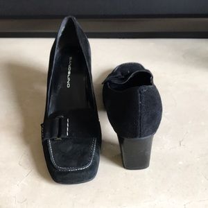 Bandolino black suede shoes